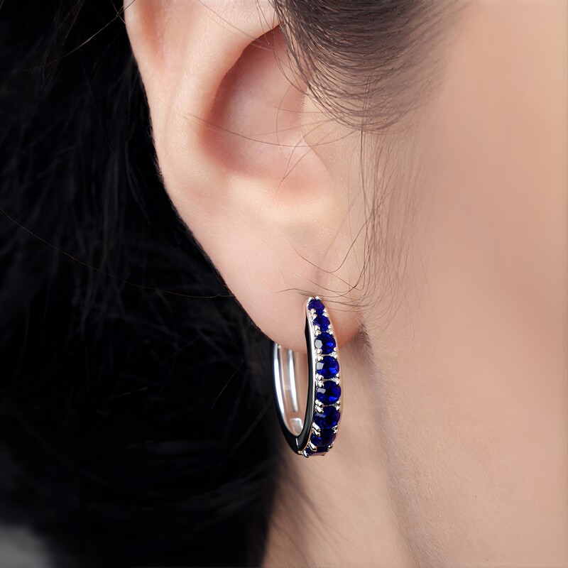 Boucles d'oreilles en argent et Saphir noir
