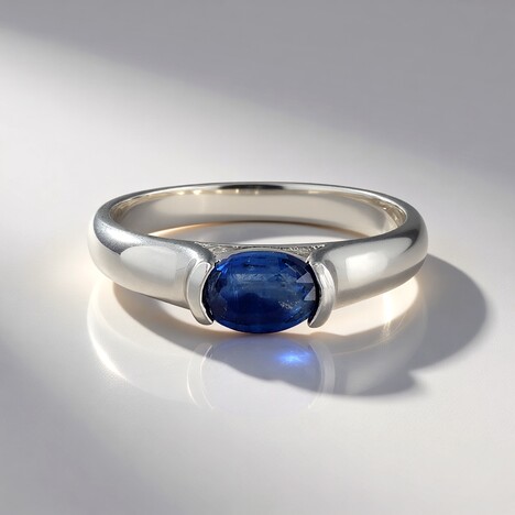 Anello in argento con Cianite del Nepal