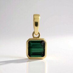 Pendentif en or et Tourmaline verte de Benedito (Adela Gold)