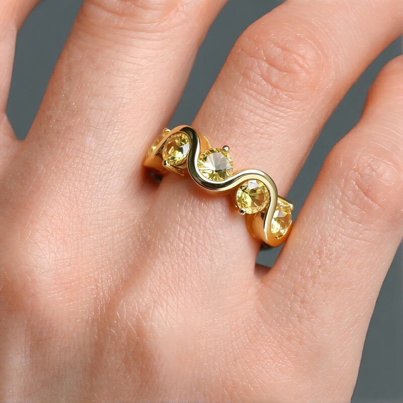 Anillo en plata con Berilo amarillo