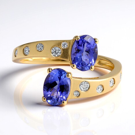 Anello in oro con Tanzanite AAA (CIRARI)