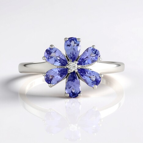 Anello in argento con Tanzanite