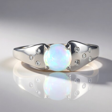 Anello in argento con Opale di Welo