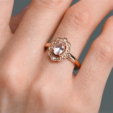 Anello in argento con Morganite