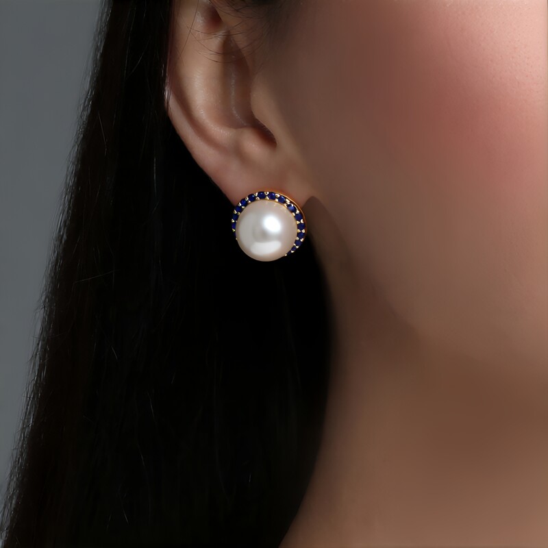 Pendientes en oro con Perla blanca del mar del sur (Michelle Albala)