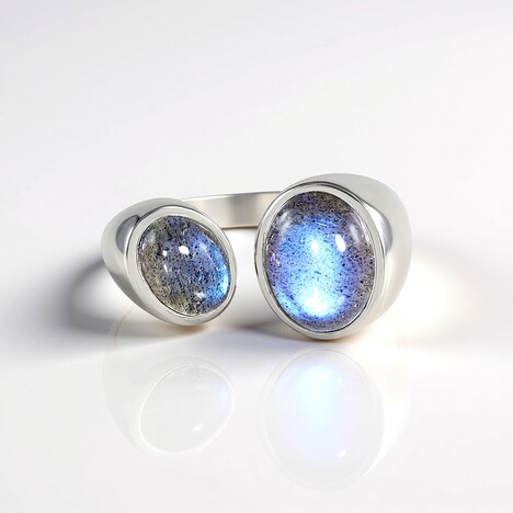 Bague en argent et Labradorite bleue de Maniry (KM by Juwelo)