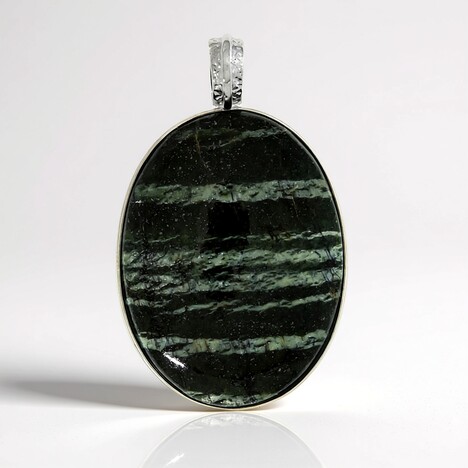 Ciondolo in argento con Serafinite (CUSTODANA)