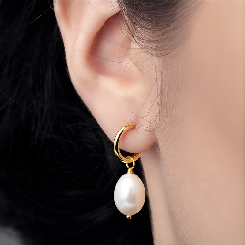 Weiße Süßwasserzuchtperlen-Silberohrringe