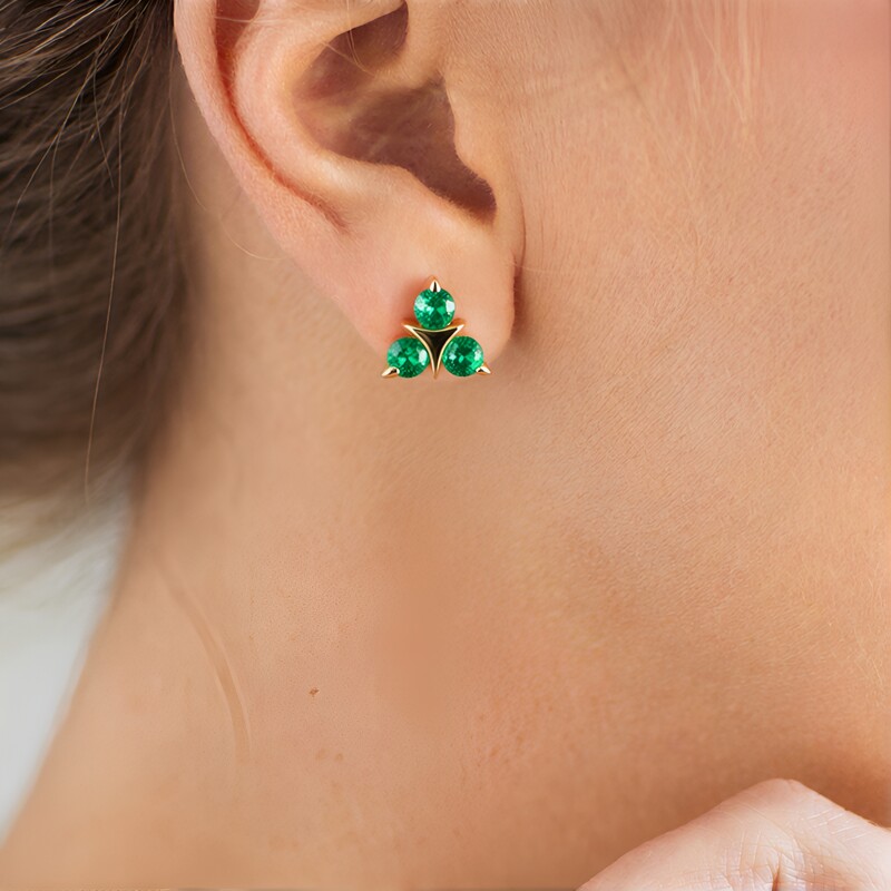 Pendientes en oro con Esmeralda de Rusia (de Melo)