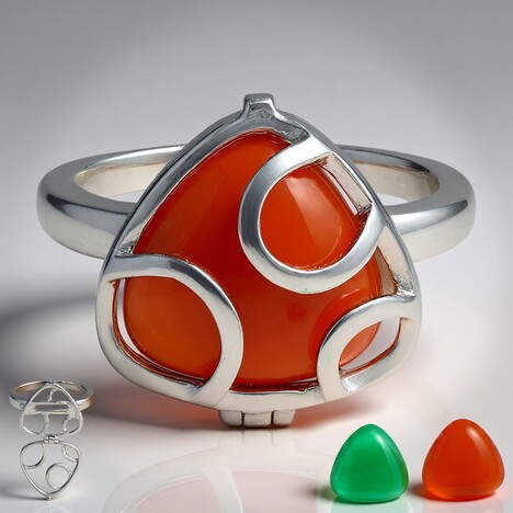 Anello in argento con Gemme