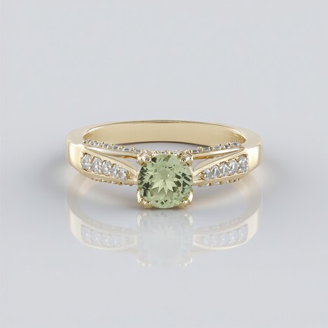 Anello in oro con Grossularia