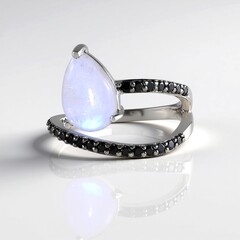 Anello in argento con Pietra di Luna Arcobaleno