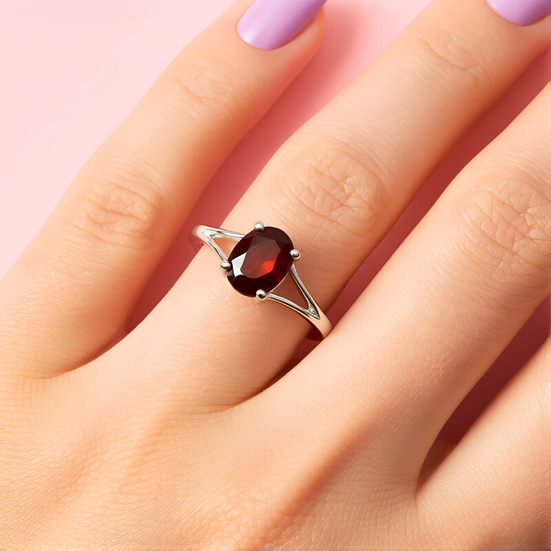 Anillo en plata con Granate Hesonita