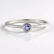 Zilveren ring met een tanzaniet