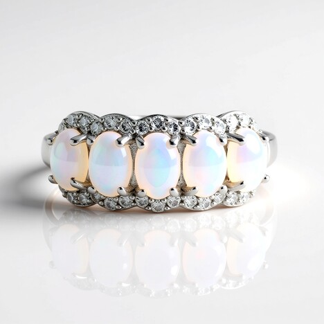 Anello in argento con Opale di Welo