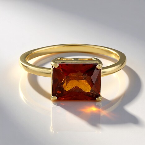 Anello in oro con Granato Essonite