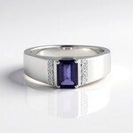 Anello in argento con Iolite