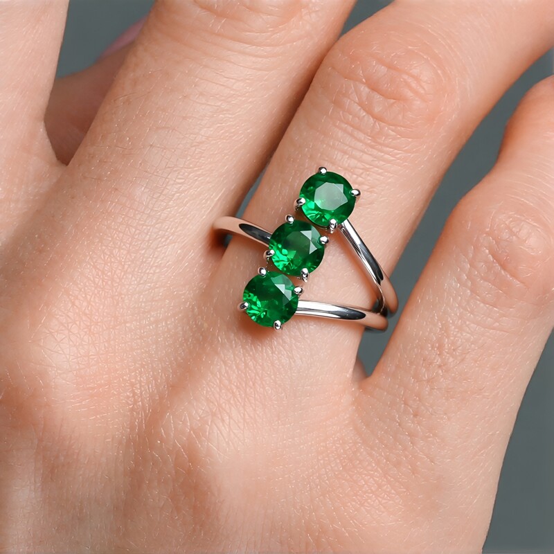 Russischer Smaragd-Silberring