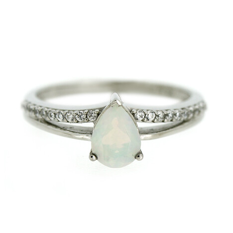 Anillo en plata con Ópalo de Welo