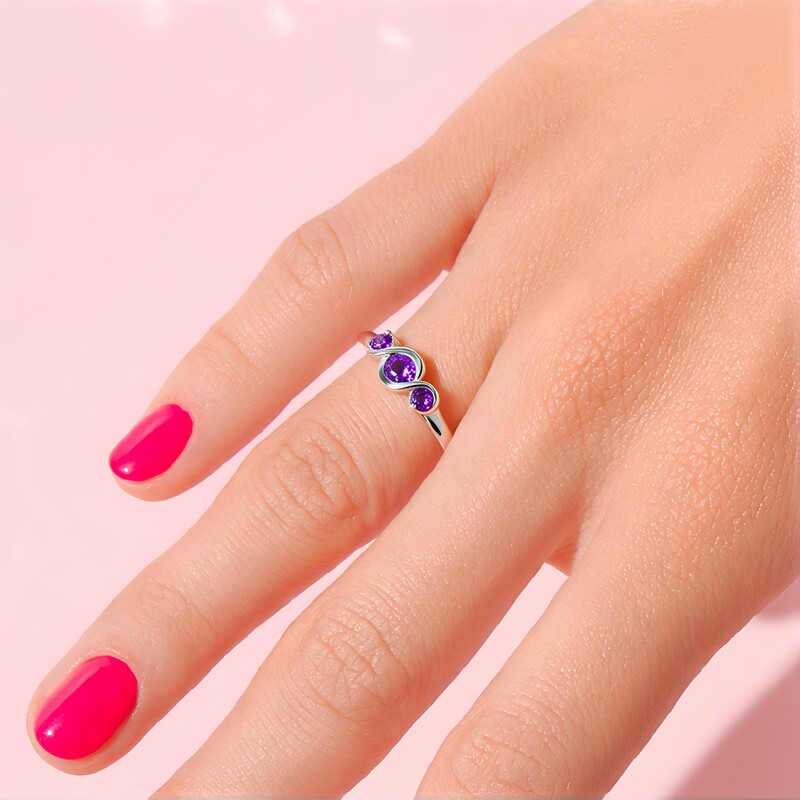 Anillo en plata con Amatista