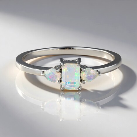 Anello in argento con Opale di Welo