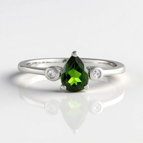 Anello in argento con Diopside Russo