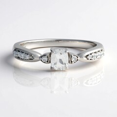 Anello in argento con Petalite