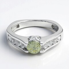 Anello in argento con Spectrolite