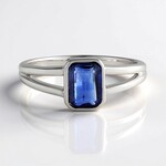 Anello in argento con Cianite del Nepal