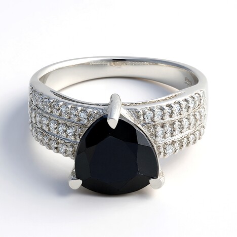 Anello in argento con Ematite Nera