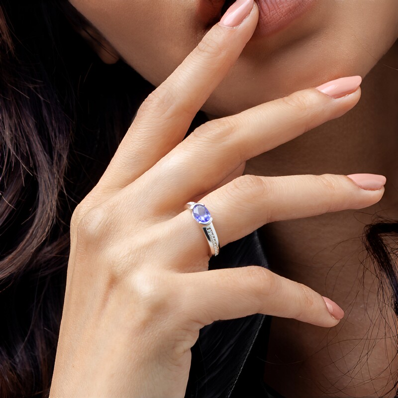 Anillo en plata con Tanzanita sin calentar