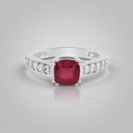 Anillo en plata con Rubí de Bemainty