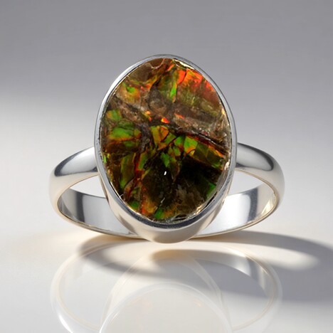 Anello in argento con Ammolite