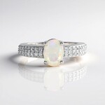 Anello in argento con Opale di Welo