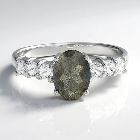 Anello in argento con Labradorite