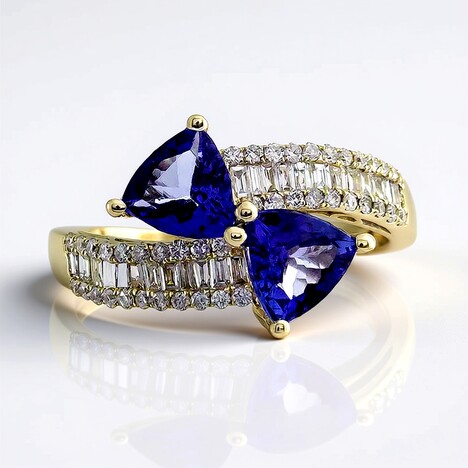 Anello in oro con Tanzanite AAA
