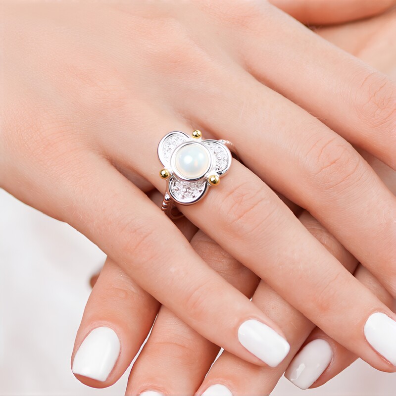 Anello in argento con Opale di Welo (Granulieren)