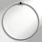 Collana rigida in argento con Spinello Nero (SUHANA)