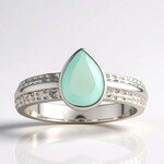Anello in argento con Calcedonio Acqua