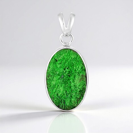 Ciondolo in argento con Uvarovite (Bali Barong)