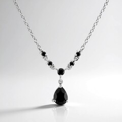 Collana in argento con Spinello Nero