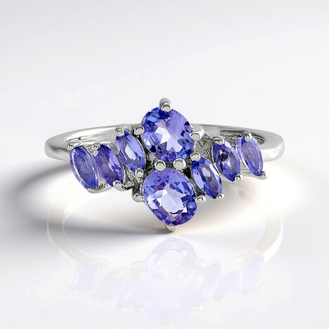 Anello in argento con Tanzanite