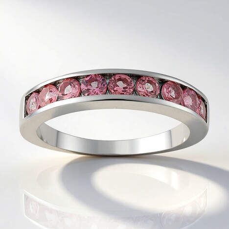 Anello in argento con Granato Malaya