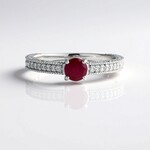 Anello in argento con Rubino Bemainty