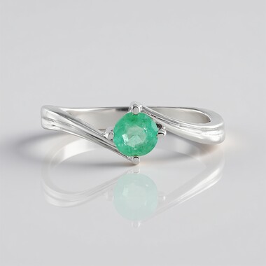 Bague en argent et Emeraude de Russie