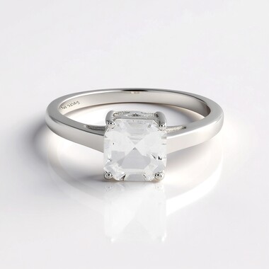 Anillo en plata con Petalita