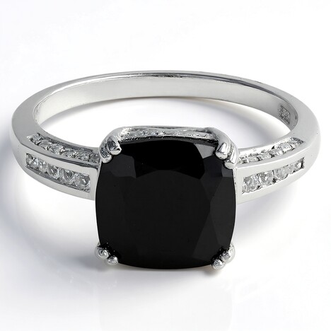Anello in argento con Spinello Nero