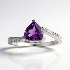 Anello in argento con Ametista Siberiana