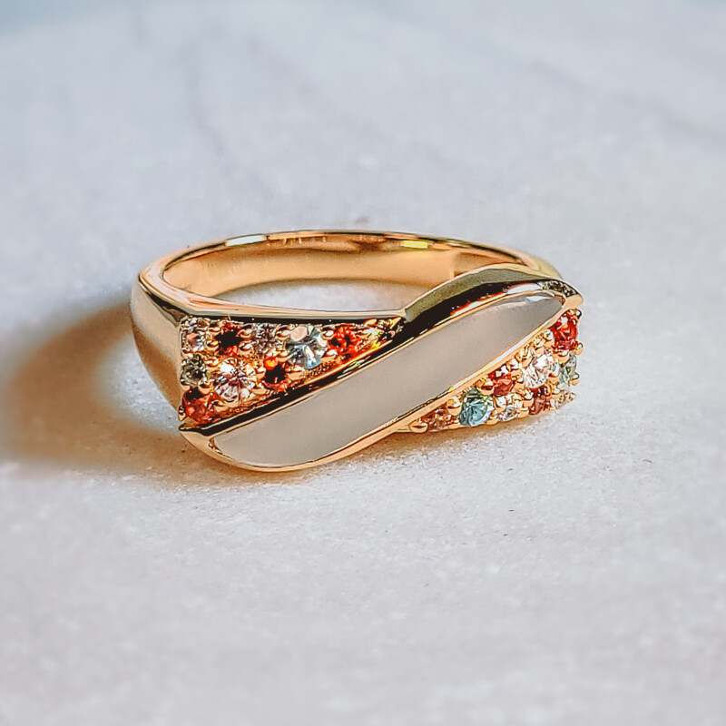 Zilveren ring met een witte maansteen (KM by Juwelo)