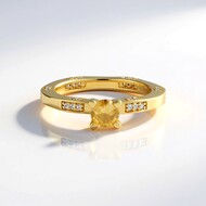 Zilveren ring met een citrien